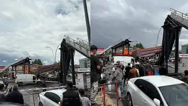 Ankara'da Üst Geçide Çarpan Kamyon Yıkıma Neden Oldu: 3 Yaralı