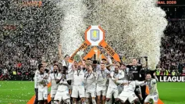 Aston Villa, UEFA Avrupa Ligi Kupası'nı Kaldırdı