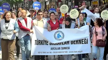 Avcılar'da Engelliler Haftası Farkındalık Yürüyüşü Düzenlendi