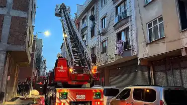 Bağcılar'da Apartman Dairesinde Yangın: Hasar Oluştu