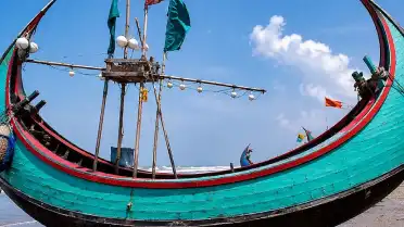 Bangladeş'te Dalgalara Karşı Geliştirilen Hilal Tekneler Yok Olma Tehlikesiyle Karşı Karşıya