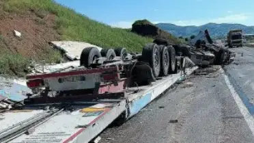 Batman-Kozluk Karayolunda Trafik Kazası: Tır Sürücüsü Ağır Yaralandı
