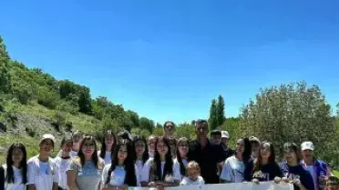 Beylikova'da Gençlik Haftası Kapsamında Doğa Yürüyüşü ve Çevre Etkinliği Düzenlendi