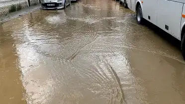 Bilecik'te Şiddetli Sağanak Hayatı Olumsuz Etkiledi