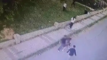 Büyükçekmece'de 15 Yaşındaki Genç Bıçaklı Kavgada Hayatını Kaybetti