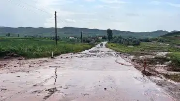 Çorum'da Derede Taşkın: Sungurlu-Çankırı Yolu Ulaşıma Kapandı