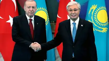 Cumhurbaşkanı Erdoğan'a Kazakistan'da Hoca Ahmet Yesevi Nişanı Takdim Edildi