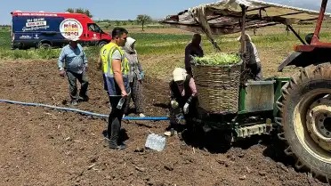 Denizli Büyükşehir Belediyesi mobil ikram aracı çiftçilere hizmet veriyor