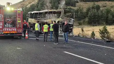 Denizli'de Feci Kaza: Yolcu Otobüsü Bariyerlere Çarptı, 8 Kişi Hayatını Kaybetti