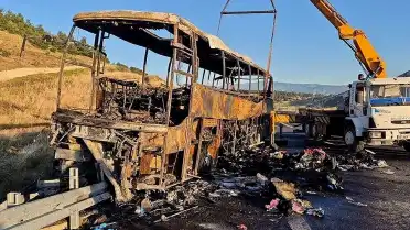 Denizli'de Otobüs Kazası: 8 Kişi Hayatını Kaybetti, 1 Bebek Yaralı
