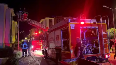 Elazığ'da Apartman Yangını: 4 Kişi Dumandan Etkilendi, Biri Hamile