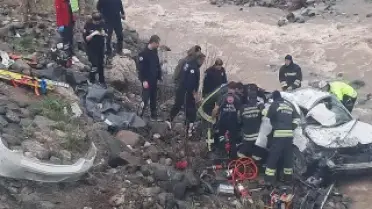 Erzincan'da Trafik Kazası: 2 Kişi Hayatını Kaybetti, 1 Kişi Yaralandı
