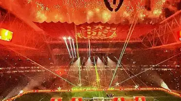 Galatasaray'dan Şampiyonluk Kutlamaları İçin Farklı Bir Yol: Sanatçı Yerine Drone ve Havai Fişek Gösterisi