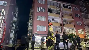Gebze'de Kolonlardan Ses Gelen 7 Katlı Bina Tedbir Amaçlı Boşaltıldı