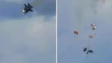 Gösteri sırasında savaş jetleri havada çarpıştı