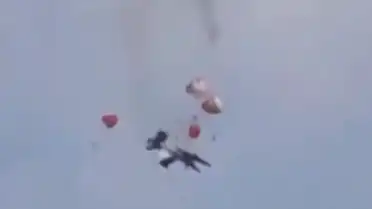 Gösteri Uçakları Havada Çarpıştı