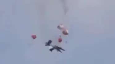 Gösteri Uçakları Havada Çarpıştı