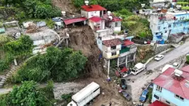 Hatay'da Şiddetli Yağış Sonrası Ev Çöktü: 1 Ölü, 3 Yaralı