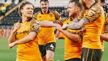 Hull City Premier Lig'e Yükselme Yolunda: Millwall Deplasmanında Final Mücadelesi