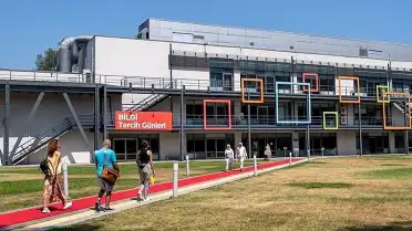 İstanbul Bilgi Üniversitesinin Faaliyet İzni Kaldırıldı: Öğrenciler ve Personel İçin Mağduriyet Endişesi