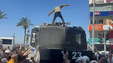 İzmir'de TOMA Üzerine Çıkan D.Y. Tutuklandı
