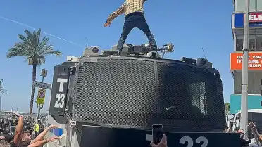 İzmir'de TOMA Üzerine Çıkan D.Y. Tutuklandı