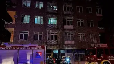 Kayseri'de 4 Katlı Binanın Bodrumunda Yangın Çıktı
