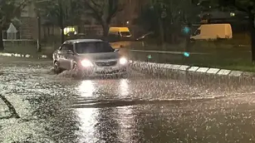 Kayseri'de Sağanak Sele Neden Oldu, Trafikte Aksama Yaşandı