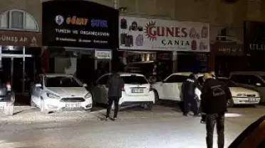 Kayseri'de Turizm Acentesine Silahlı Saldırı: 7 Kurşun Camlara İsabet Etti