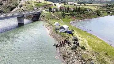 Kızılırmak'a Düşen Genci Arama Çalışmaları Sürüyor