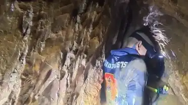 Laos'ta Sel Sularıyla Kapanan Mağarada Mahsur Kalan 5 Kişiye Ulaşıldı