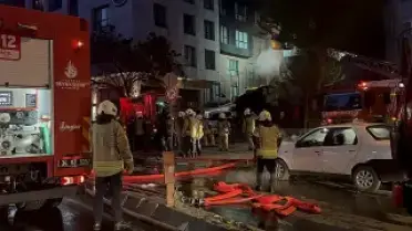 Motosiklette Çıkan Yangın 4 Katlı Binayı Sardı