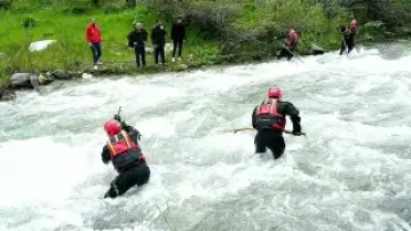Muş'ta Çaya Düşen G.Y.'yi Arama Çalışmaları Sürüyor