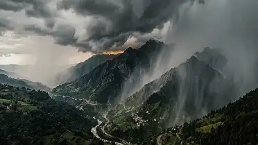 Orta ve Doğu Karadeniz İçin Şiddetli Yağış Uyarısı: 10 İlde Sarı Kodlu Alarm