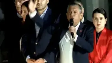 Özgür Özel: 'Bu binadayım, hiçbir yere gitmiyorum'