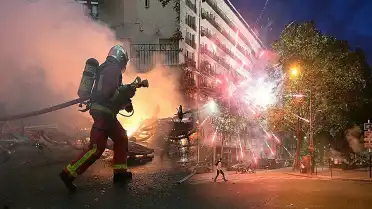 Paris Saint-Germain'in Şampiyonlar Ligi Zaferi Sonrası Fransa'da Olaylar: 426 Gözaltı