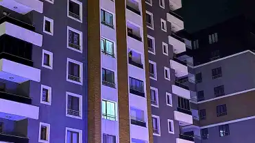 Polis, İntihar Girişiminde Bulunan Kadını İkna Etti