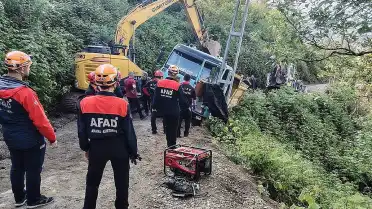Rize'de Kamyondan Atlayan Sürücü Hayatını Kaybetti