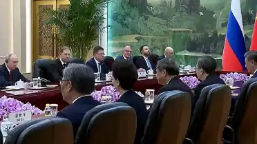 Rusya Devlet Başkanı Putin ve Çin Devlet Başkanı Şi Cinping Görüştü: 40 Anlaşma Masada