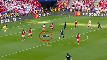 Şampiyonlar Ligi Finalinde Tartışmalı Pozisyon: Nuno Mendes Yerde Kaldı, PSG Oyunu Durdurmadı