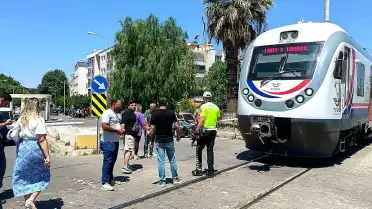 Selçuk'ta Hemzemin Geçitte Tren Kazası: 1 Kişi Ağır Yaralandı