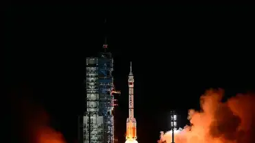 Shenzhou-23 Uzay Aracı Tiangong Uzay İstasyonu'na Başarıyla Kenetlendi