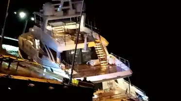 Sinop Limanı'nda Lüks Yat Yan Yattı: 6 Mürettebat Kurtarıldı
