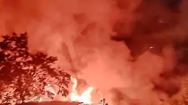 Sultanbeyli'de Gecekondu Yangını: 2 Kişi Kurtarıldı, Hasar Oluştu