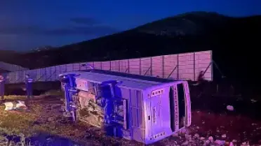 Taraftarları Taşıyan Midibüs Devrildi: 18 Yaralı