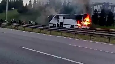TEM Otoyolu'nda Yolcu Otobüsü Alev Aldı