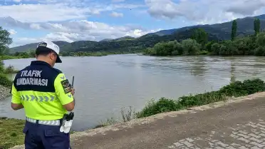 Tokat'ta Kelkit Çayı'na Düşen 2 Kişiyi Arama Çalışmaları Devam Ediyor