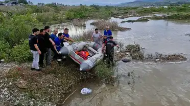 Tokat'ta Kelkit Çayına Düşen 4 Gençten 2'si Kayıp