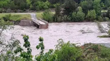 Tokat'ta Sel Nedeniyle Köprü Ulaşıma Kapandı