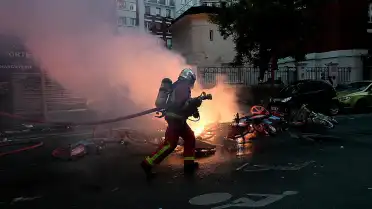 UEFA Şampiyonlar Ligi Finali Sonrası Paris'te Olaylar: 426 Gözaltı, 7 Polis Yaralı